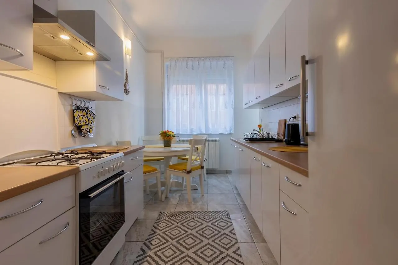 Apartment Porta Di Pola 0*, Pula Croatia